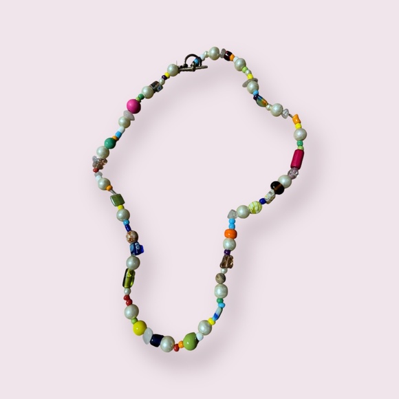 Colourful beaded necklace - Picture 1 of 2